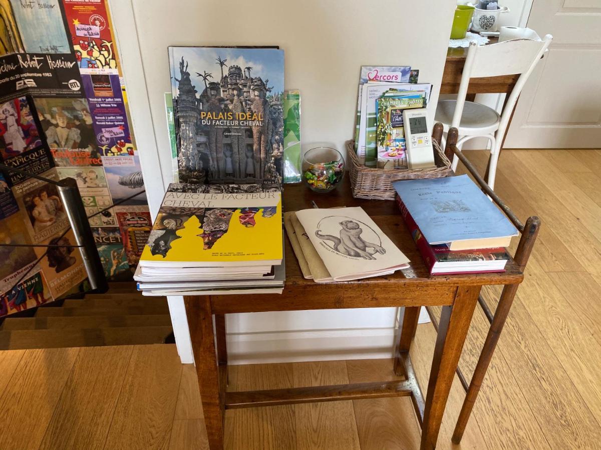 Chez L'Antiquaire Bed & Breakfast Hauterives Luaran gambar